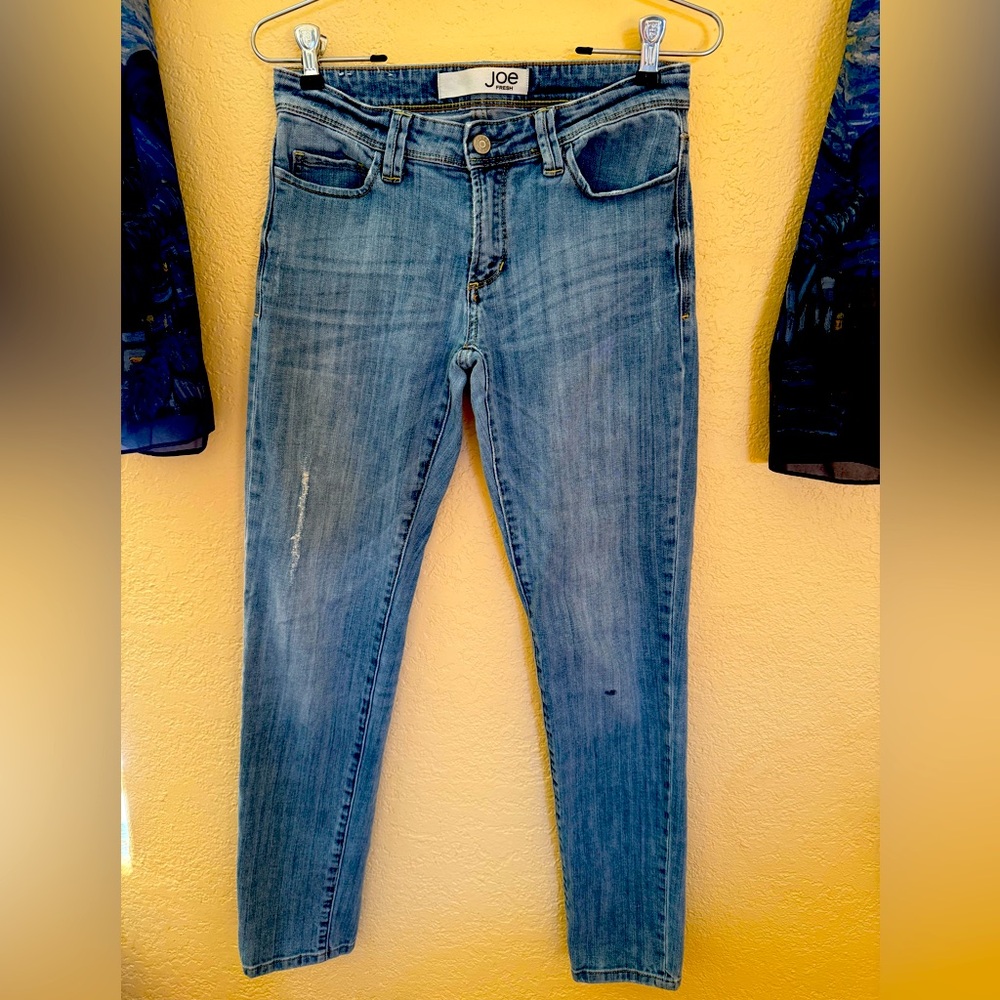 Joe Fresh Slim Coupe Etroite. Size 2